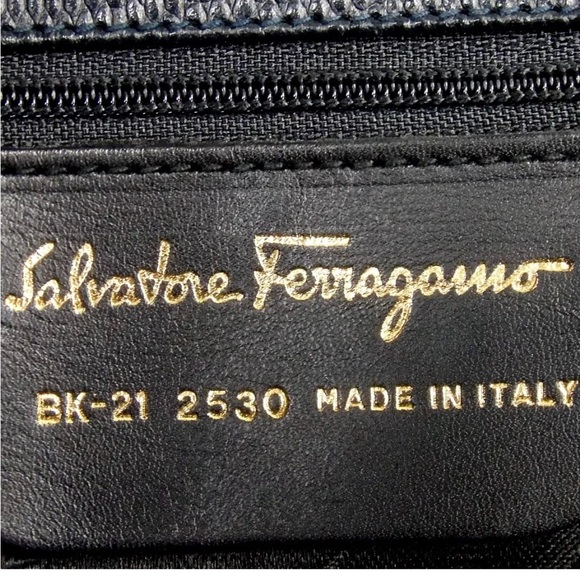 ‼️SALE ‼️ Salvatore Ferragamo Vera Large Shoulder Bag - Picture 10 of 11